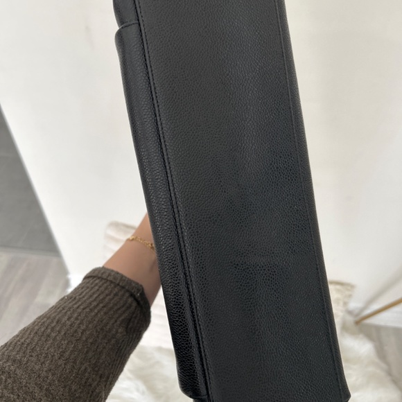 Chanel pebble caviar tote - Picture 5 of 5